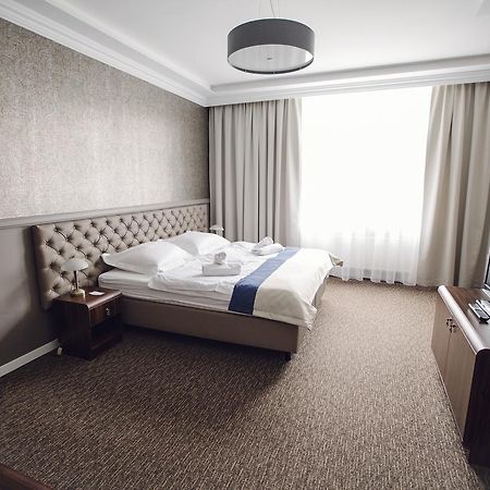 Bristol Residence Битом Екстер'єр фото