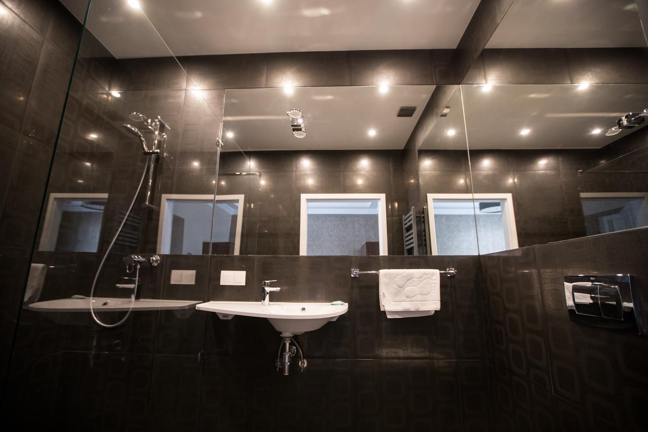 Bristol Residence Битом Екстер'єр фото