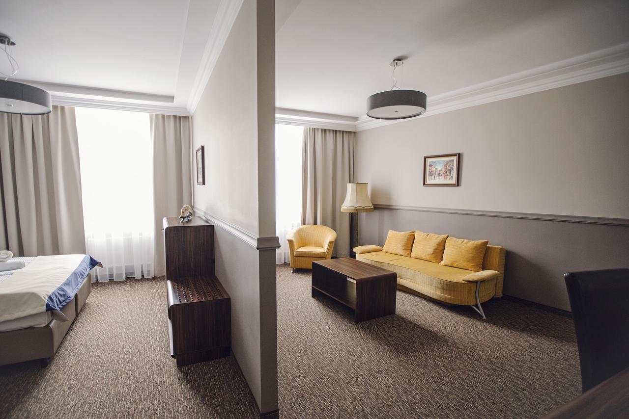 Bristol Residence Битом Екстер'єр фото