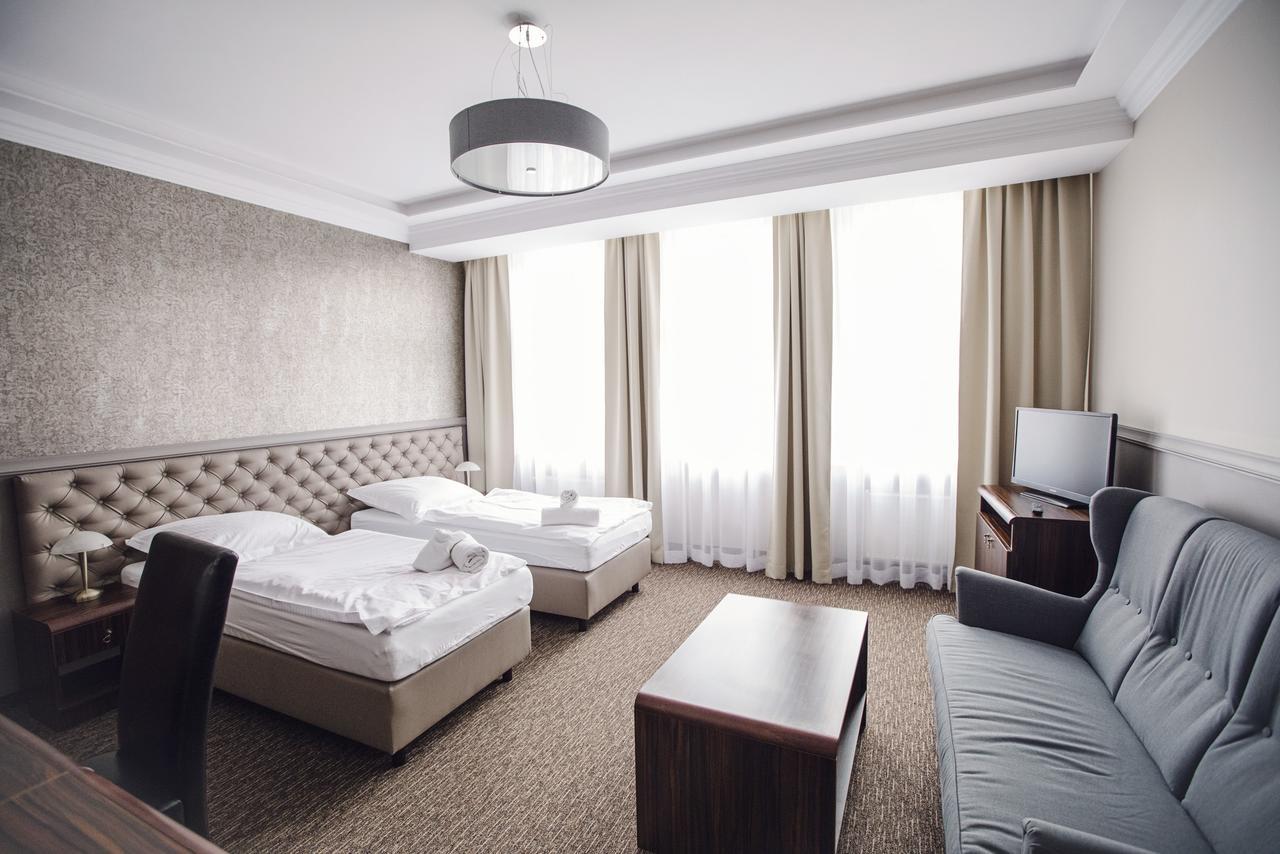 Bristol Residence Битом Екстер'єр фото