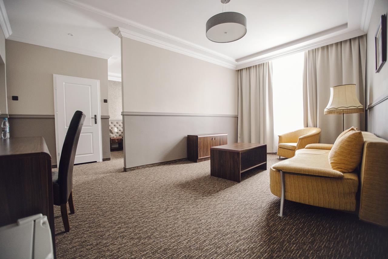 Bristol Residence Битом Екстер'єр фото
