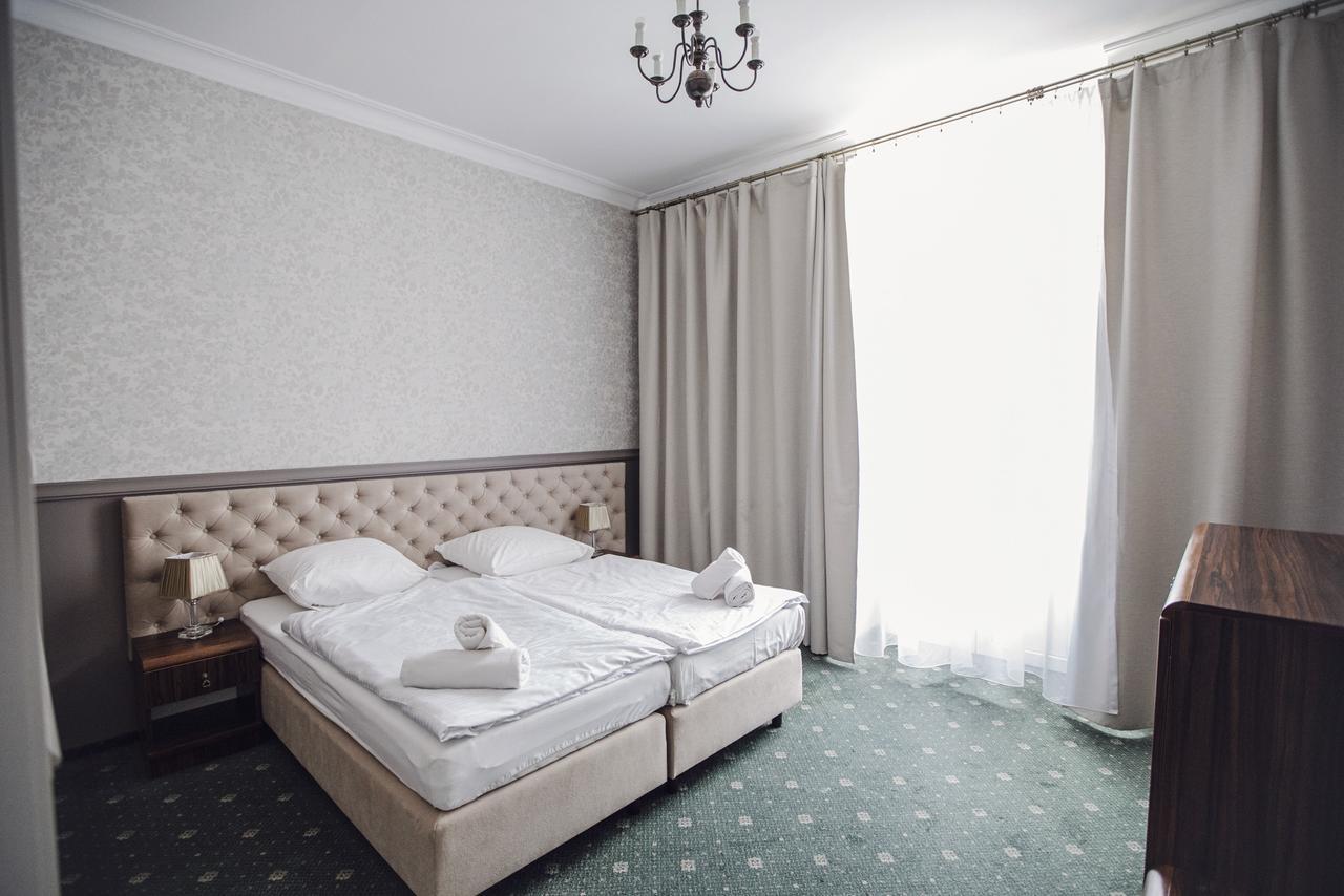 Bristol Residence Битом Екстер'єр фото